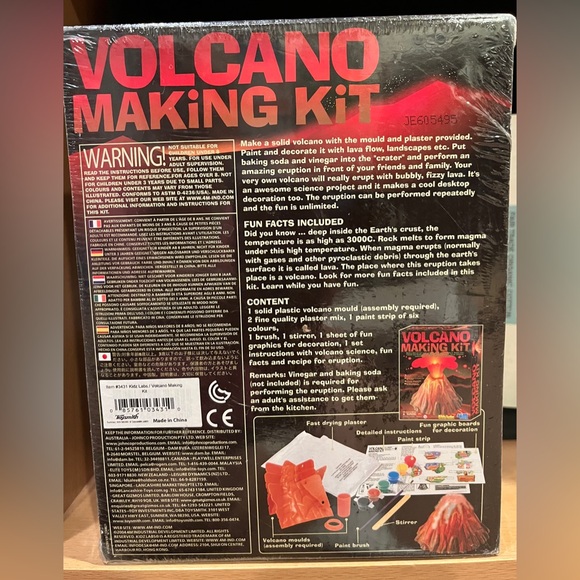 Brand new 4M Kidz Labs Volcano Making Kit ages 8+ Great fun! - Picture 2 of 2